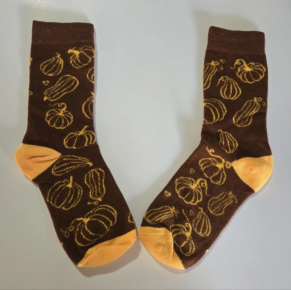 🍒🍒 Pumpkin Patterned Brown and Orange Socks